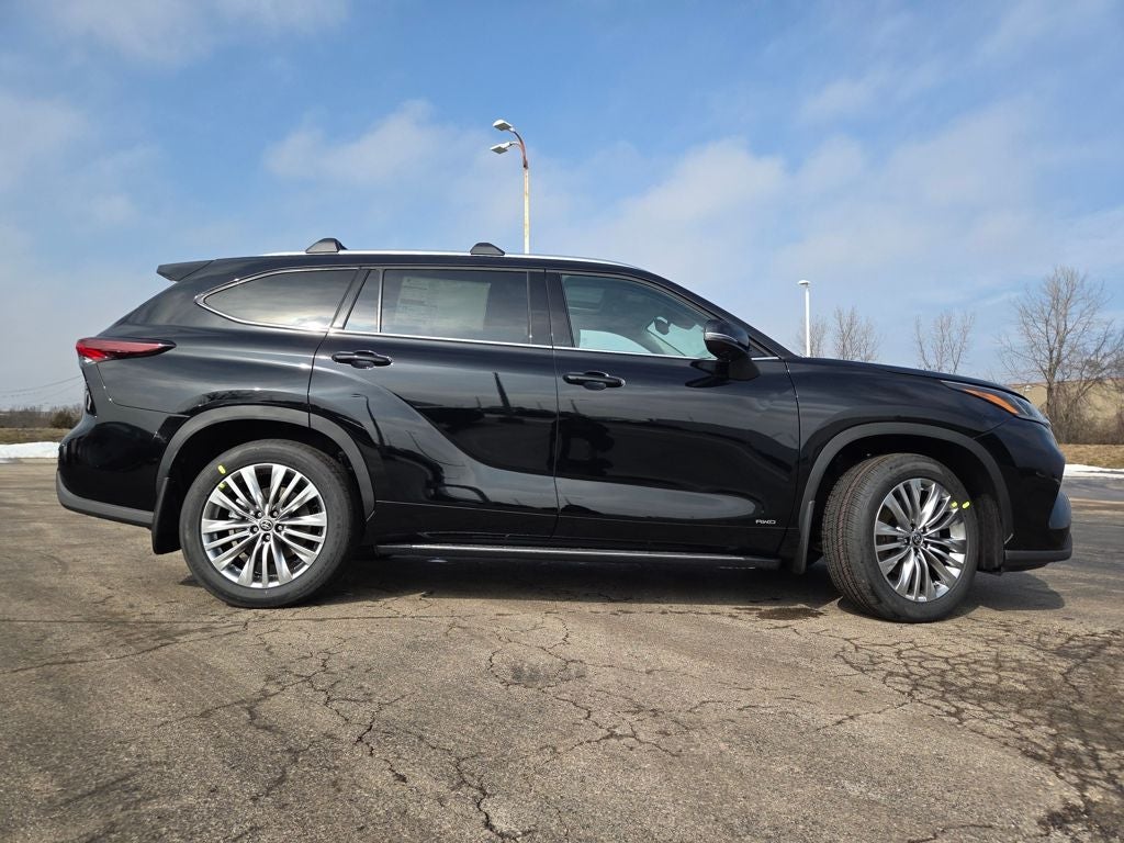 2026 Toyota Highlander Hybrid Platinum