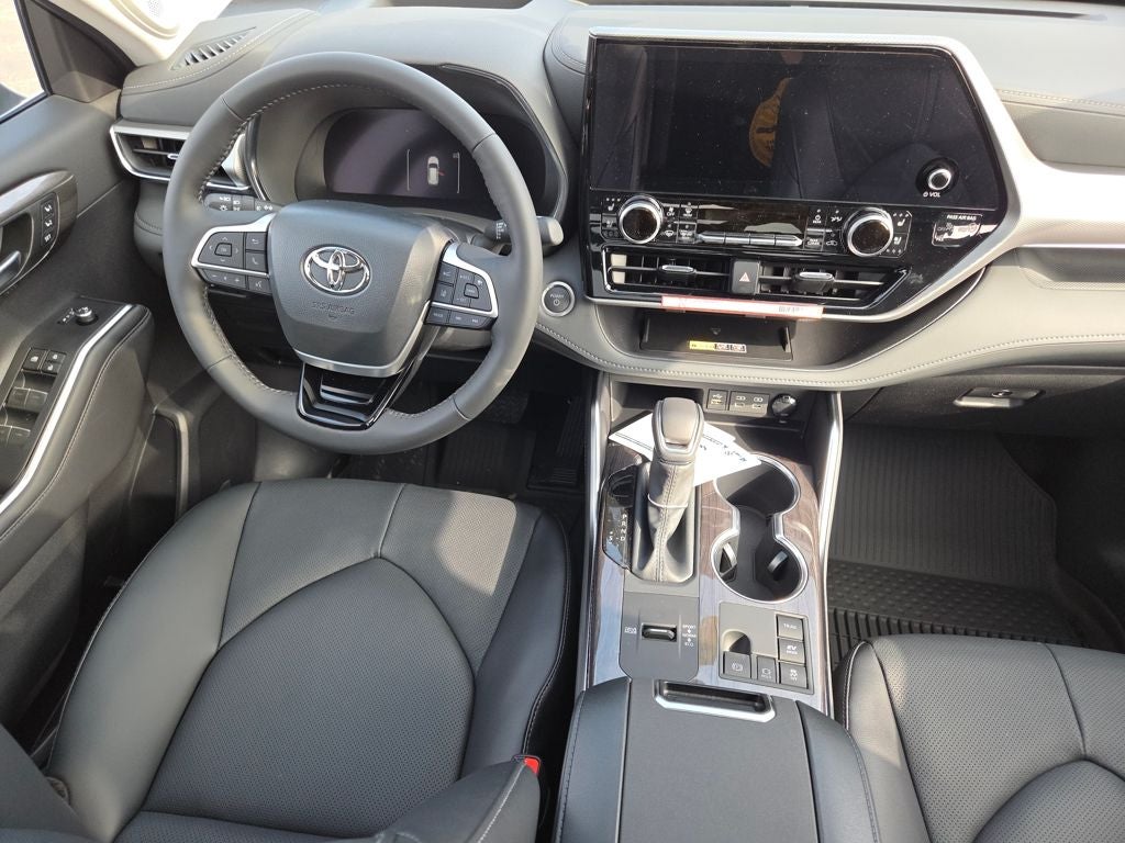 2026 Toyota Highlander Hybrid Platinum
