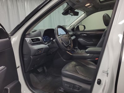 2023 Toyota Highlander Hybrid Platinum