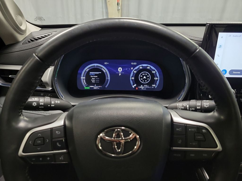 2023 Toyota Highlander Hybrid Platinum