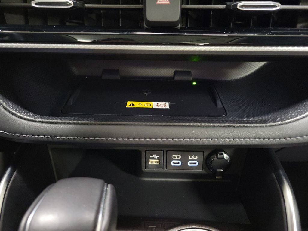 2023 Toyota Highlander Hybrid Platinum