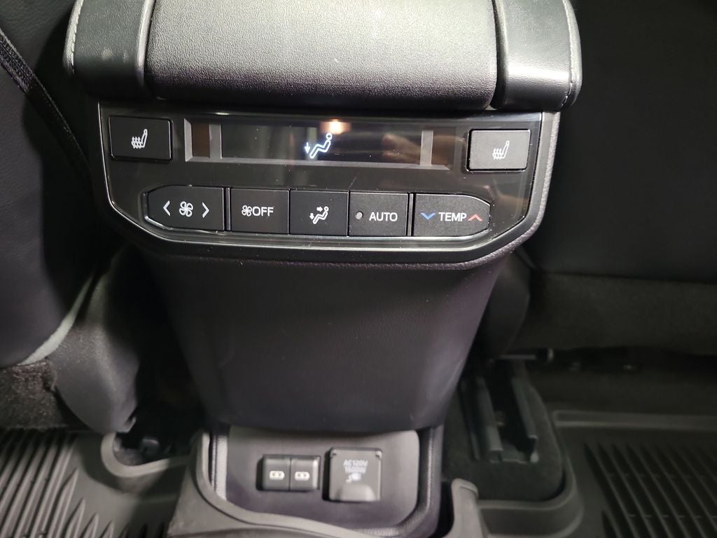2023 Toyota Highlander Hybrid Platinum