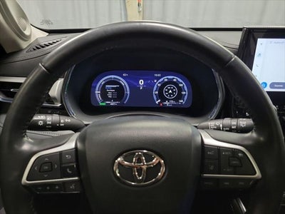2023 Toyota Highlander Hybrid Platinum