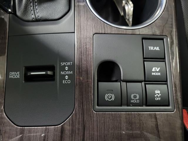2023 Toyota Highlander Hybrid Platinum