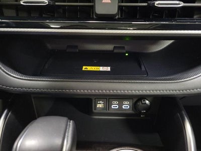 2023 Toyota Highlander Hybrid Platinum