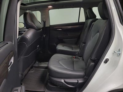 2023 Toyota Highlander Hybrid Platinum