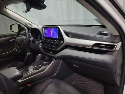 2023 Toyota Highlander Hybrid Platinum