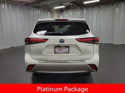 2023 Toyota Highlander Hybrid Platinum