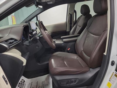 2024 Toyota Sienna Platinum 7 Passenger