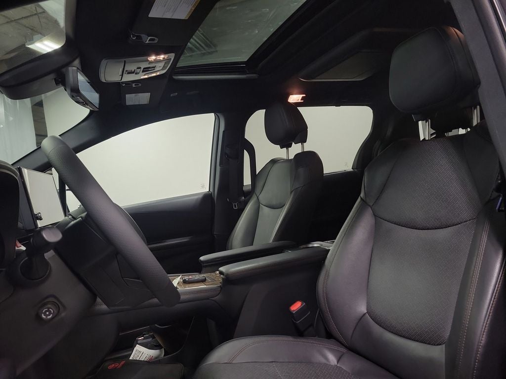 2025 Toyota Sienna Platinum 7 Passenger