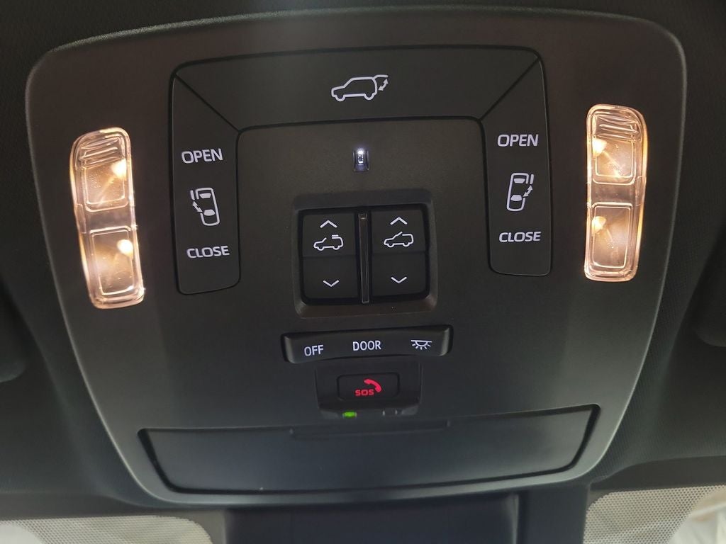 2025 Toyota Sienna Platinum 7 Passenger