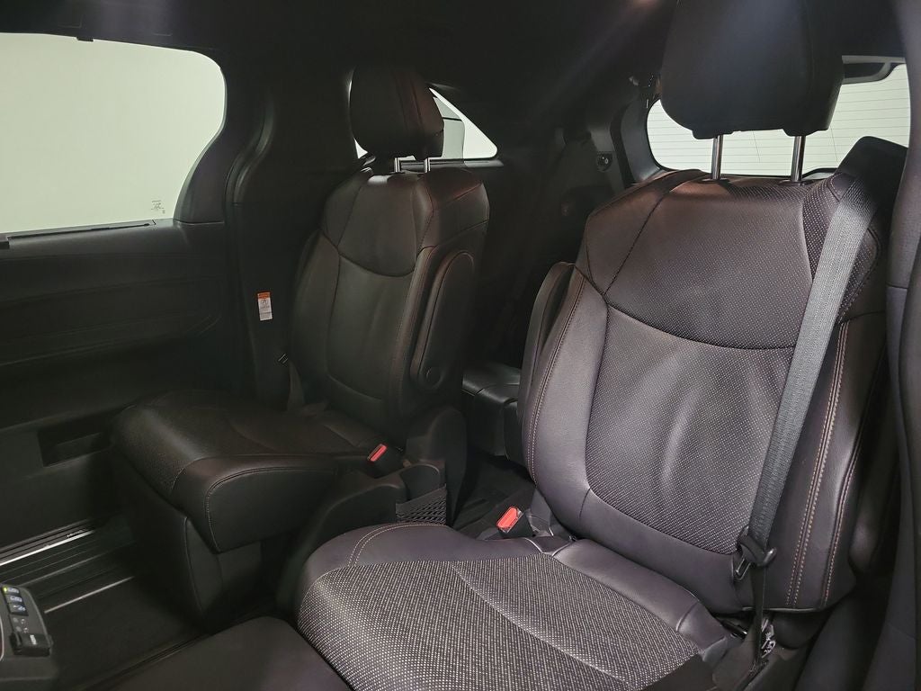 2025 Toyota Sienna Platinum 7 Passenger