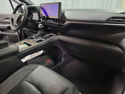 2025 Toyota Sienna Platinum 7 Passenger