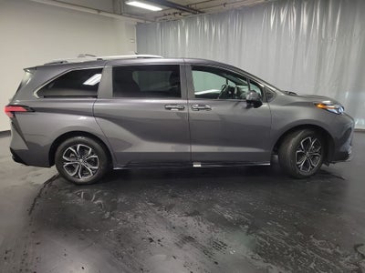 2025 Toyota Sienna Platinum 7 Passenger
