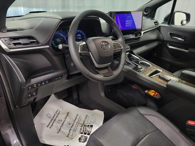 2025 Toyota Sienna Platinum 7 Passenger