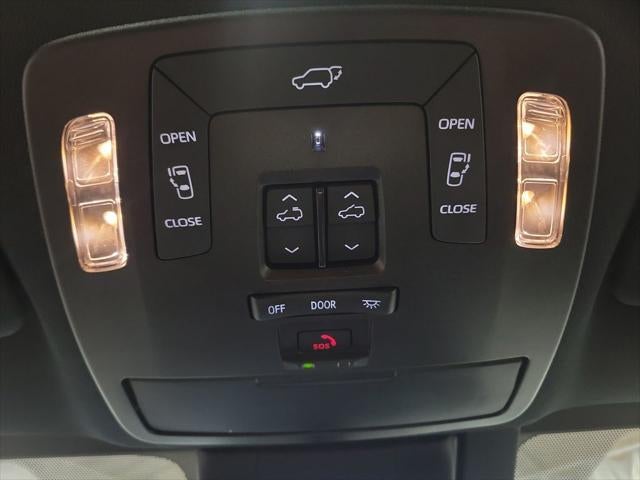 2025 Toyota Sienna Platinum 7 Passenger