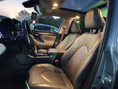 2022 Toyota Highlander Platinum