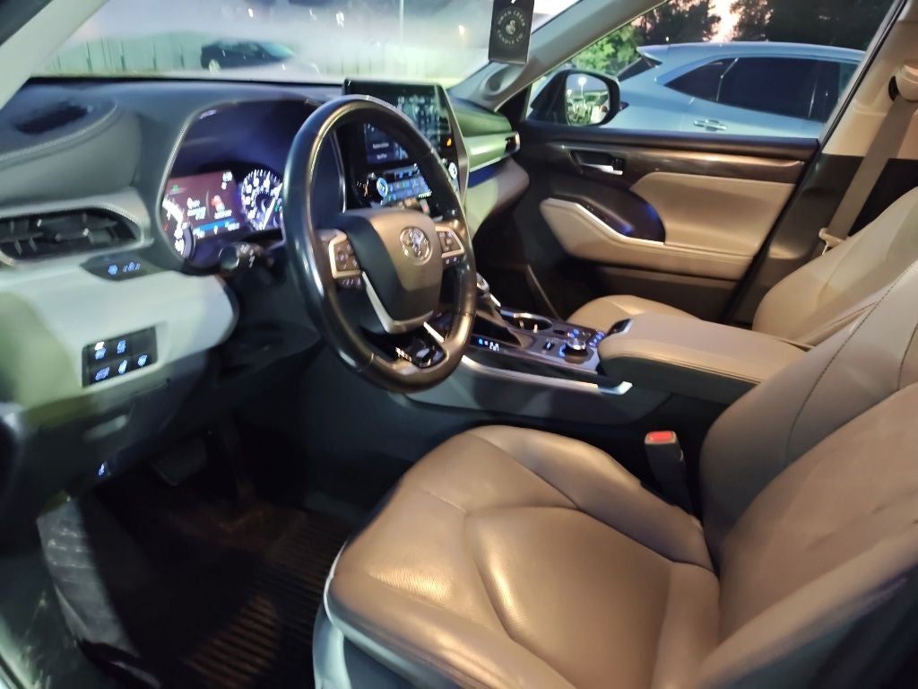 2022 Toyota Highlander Platinum