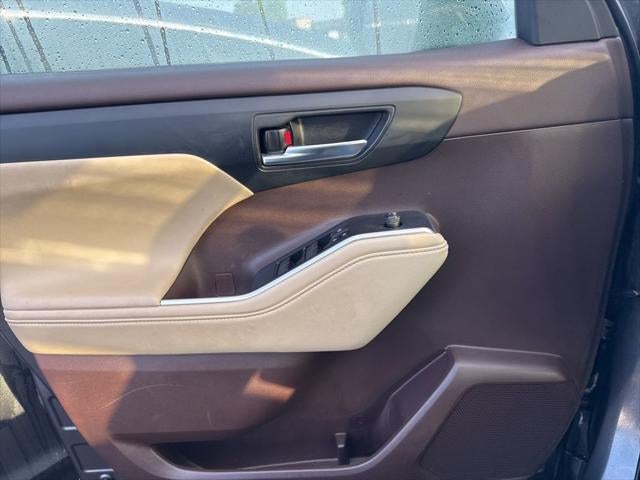 2022 Toyota Highlander Hybrid XLE