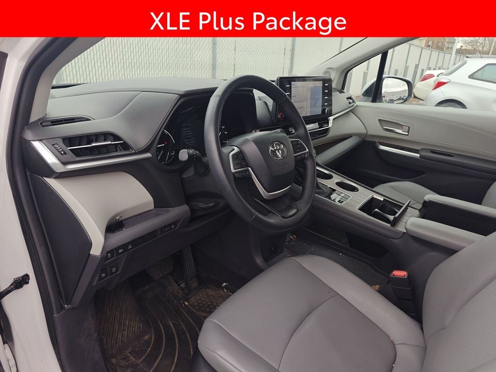 2024 Toyota Sienna XLE 8 Passenger