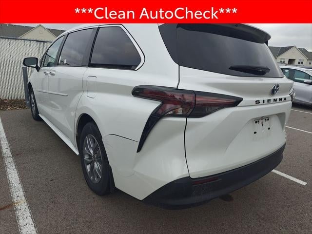 2024 Toyota Sienna XLE 8 Passenger
