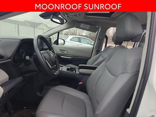 2024 Toyota Sienna XLE 8 Passenger