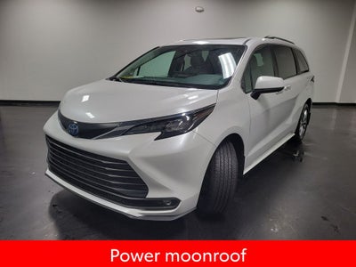 2025 Toyota Sienna XLE 7 Passenger