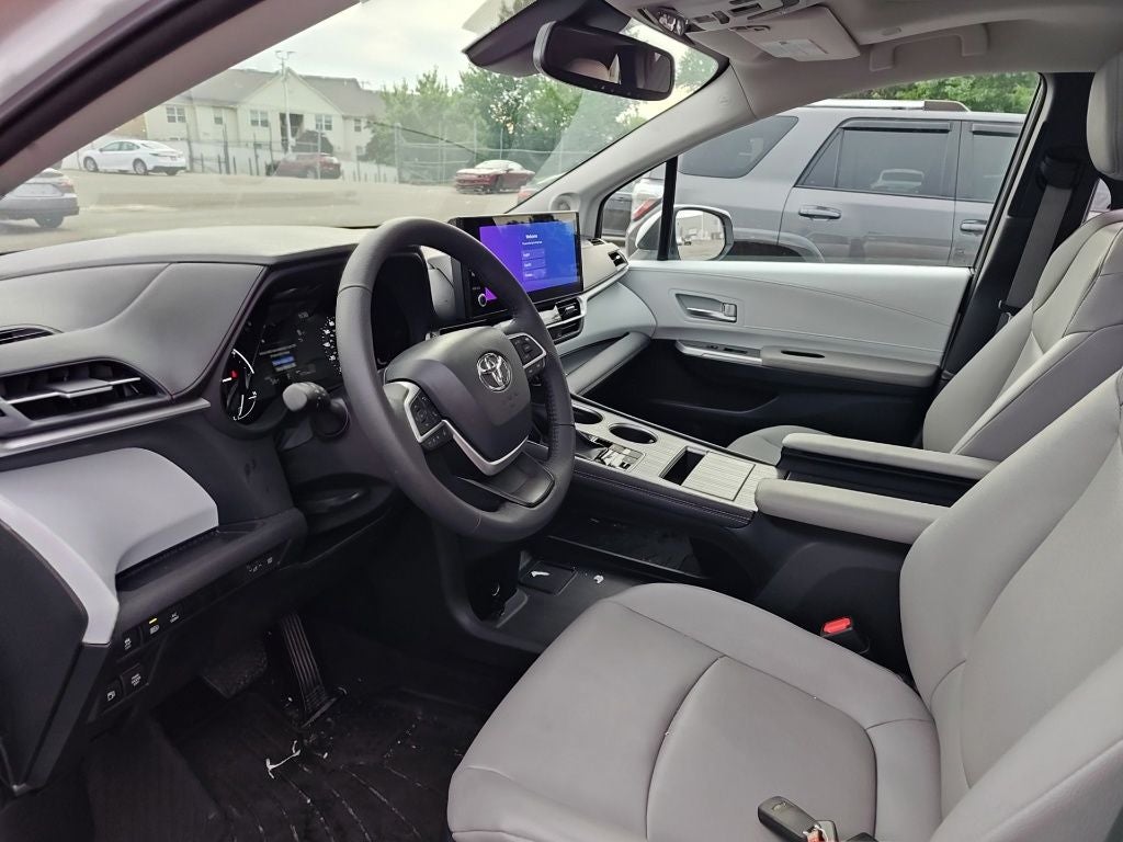 2025 Toyota Sienna XLE 7 Passenger