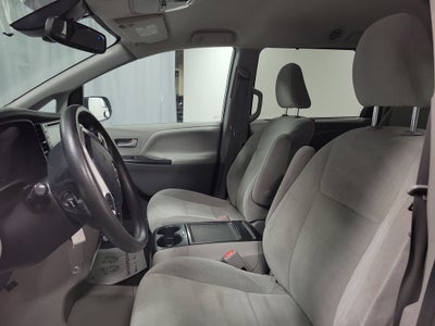 2020 Toyota Sienna LE 7 Passenger