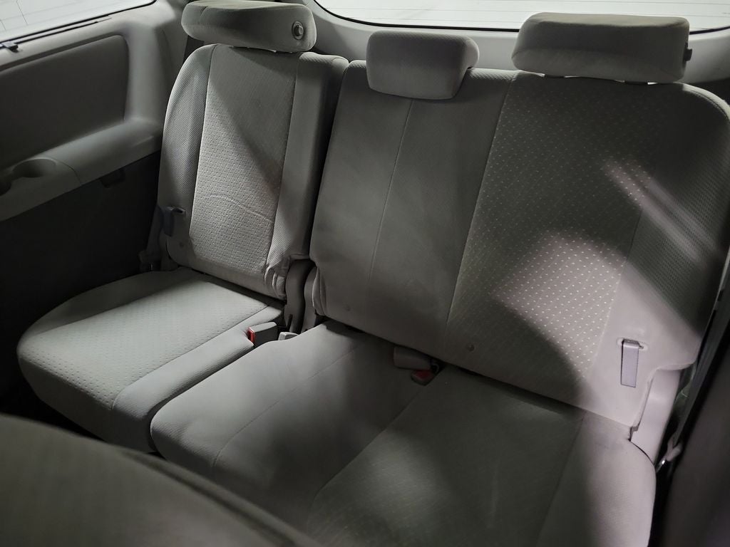 2020 Toyota Sienna LE 7 Passenger