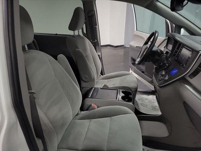 2020 Toyota Sienna LE 7 Passenger