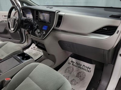 2020 Toyota Sienna LE 7 Passenger