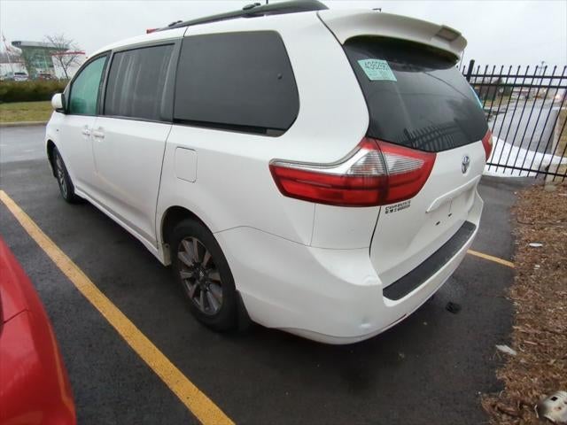 2020 Toyota Sienna LE 7 Passenger