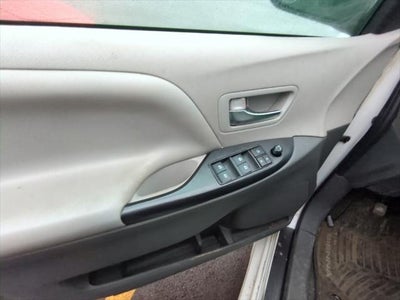 2020 Toyota Sienna LE 7 Passenger