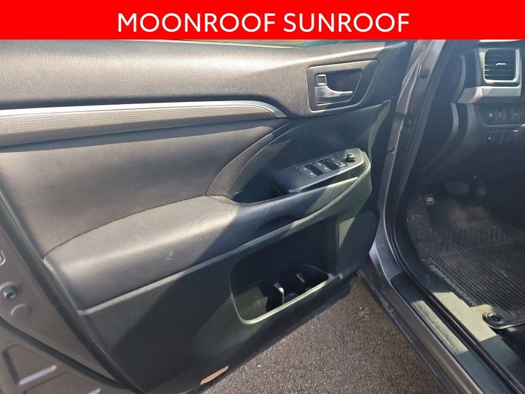 2017 Toyota Highlander SE