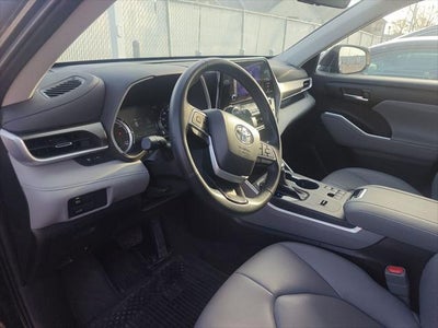 2023 Toyota Highlander Hybrid XLE