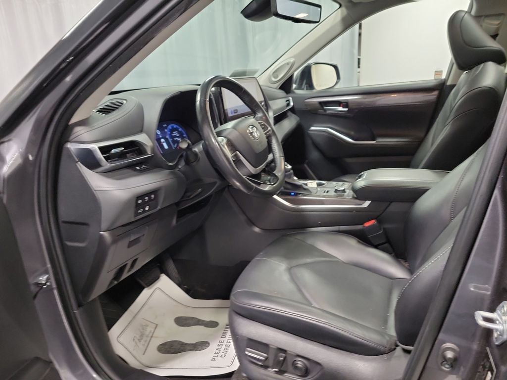 2023 Toyota Highlander Platinum
