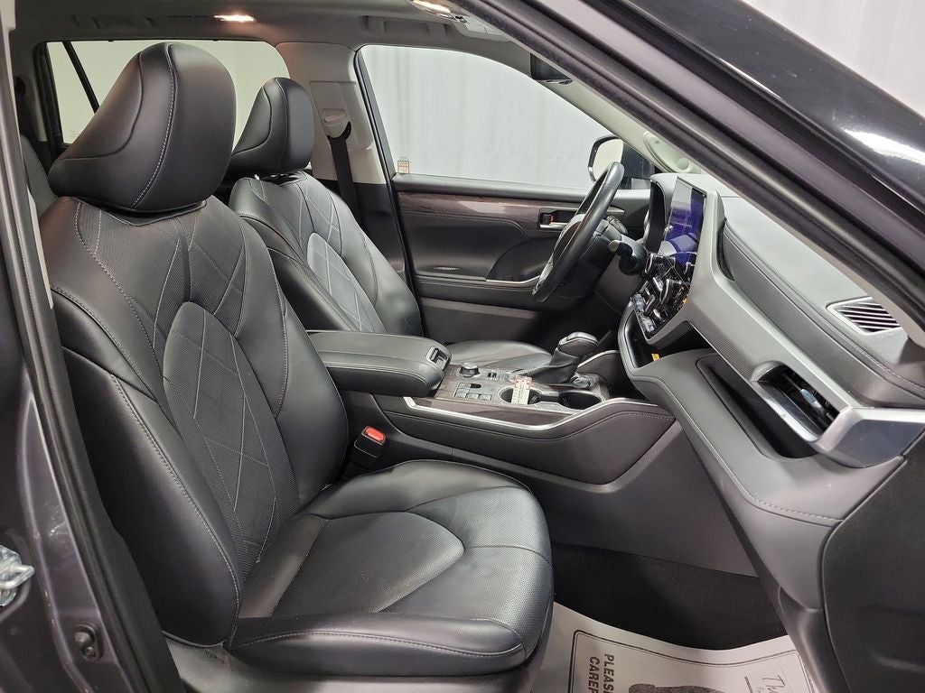 2023 Toyota Highlander Platinum