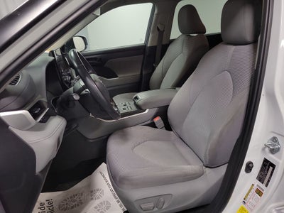 2023 Toyota Highlander LE