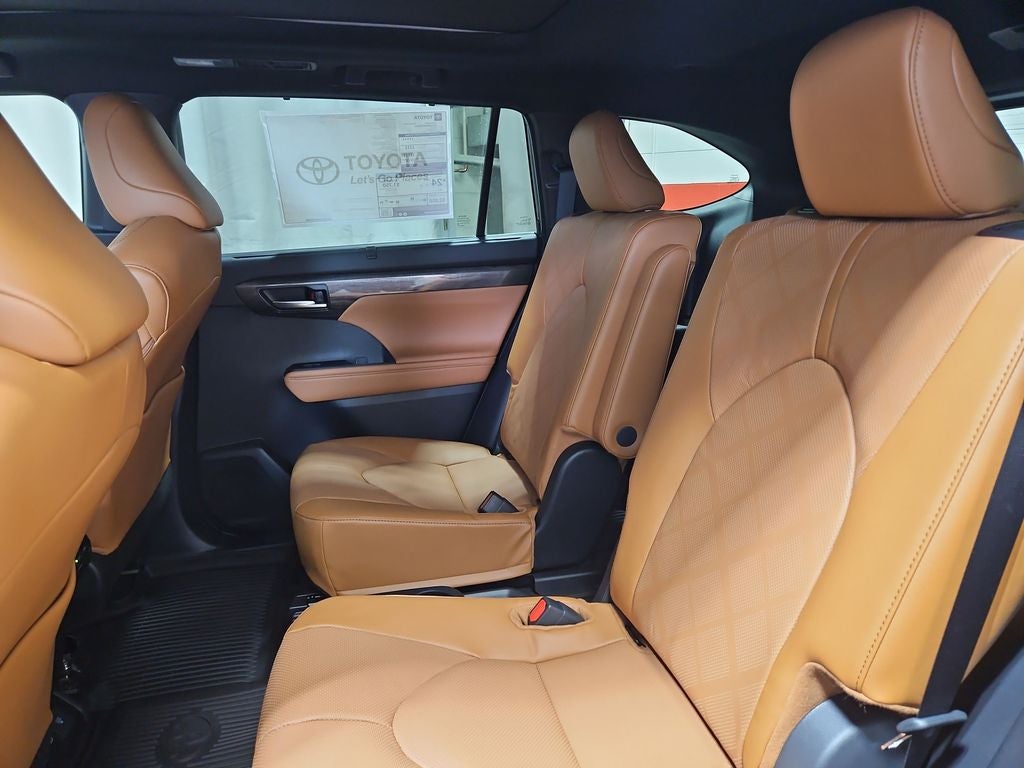 2026 Toyota Highlander Platinum