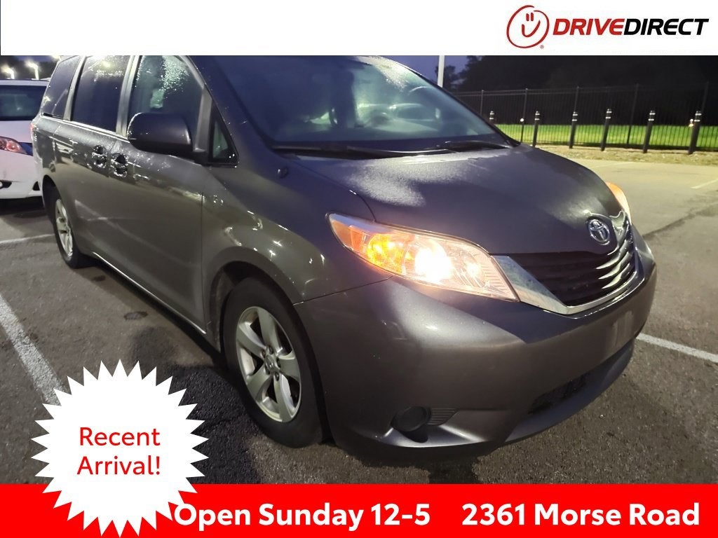 2014 Toyota Sienna LE 8 Passenger