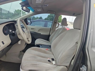 2012 Toyota Sienna LE 8 Passenger