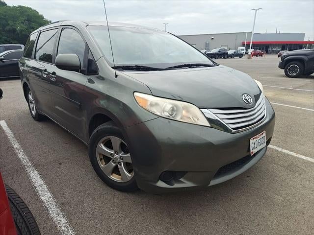 2012 Toyota Sienna LE 8 Passenger