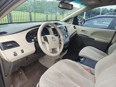 2012 Toyota Sienna LE 8 Passenger