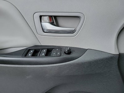 2015 Toyota Sienna LE 8 Passenger