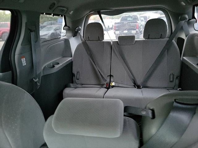 2015 Toyota Sienna LE 8 Passenger