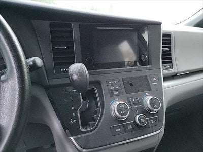 2015 Toyota Sienna LE 8 Passenger