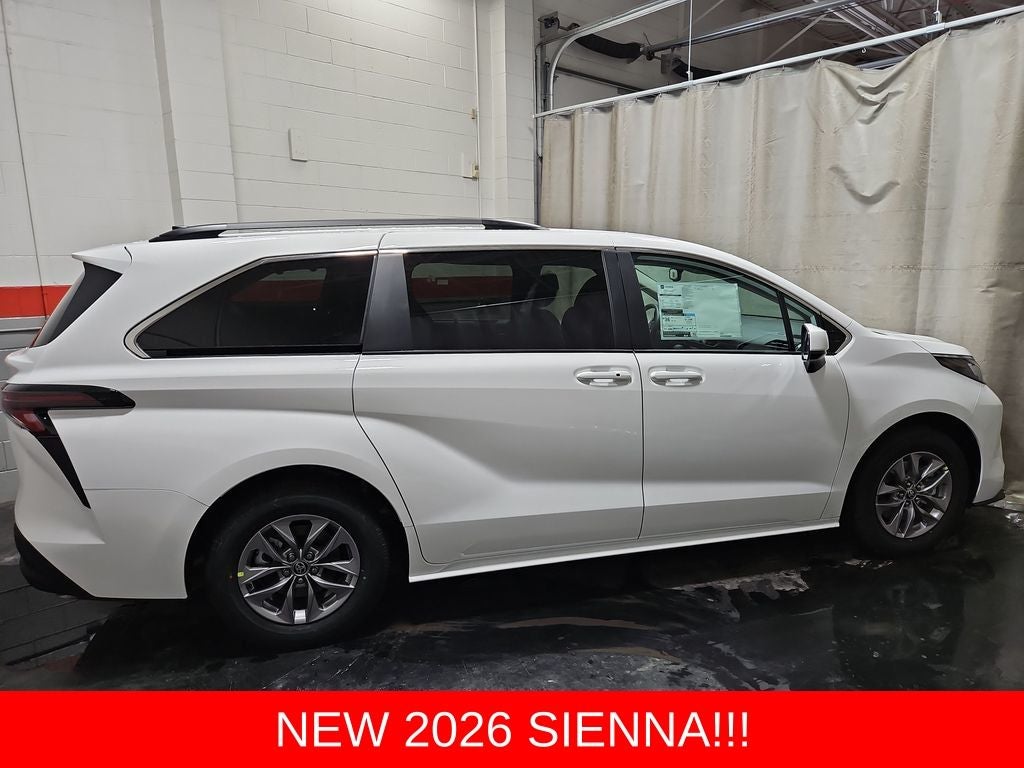 2026 Toyota Sienna LE 8 Passenger