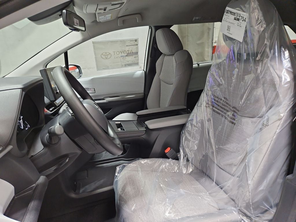 2026 Toyota Sienna LE 8 Passenger