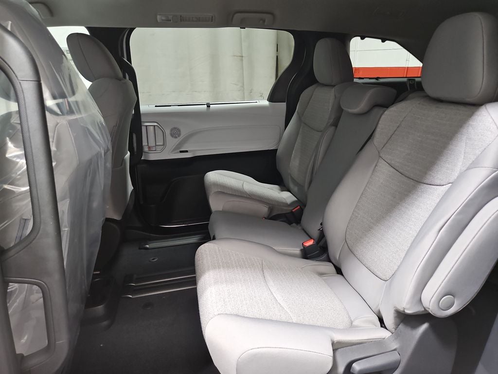 2026 Toyota Sienna LE 8 Passenger